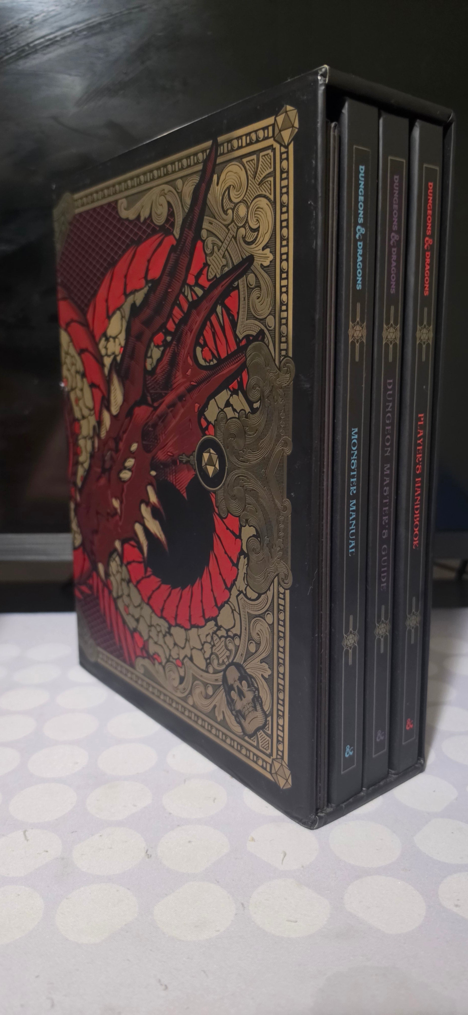 Dungeons & Dragons 5E Core Rulebooks Gift Set — Alternate Art Cover with Slipcase (2014)