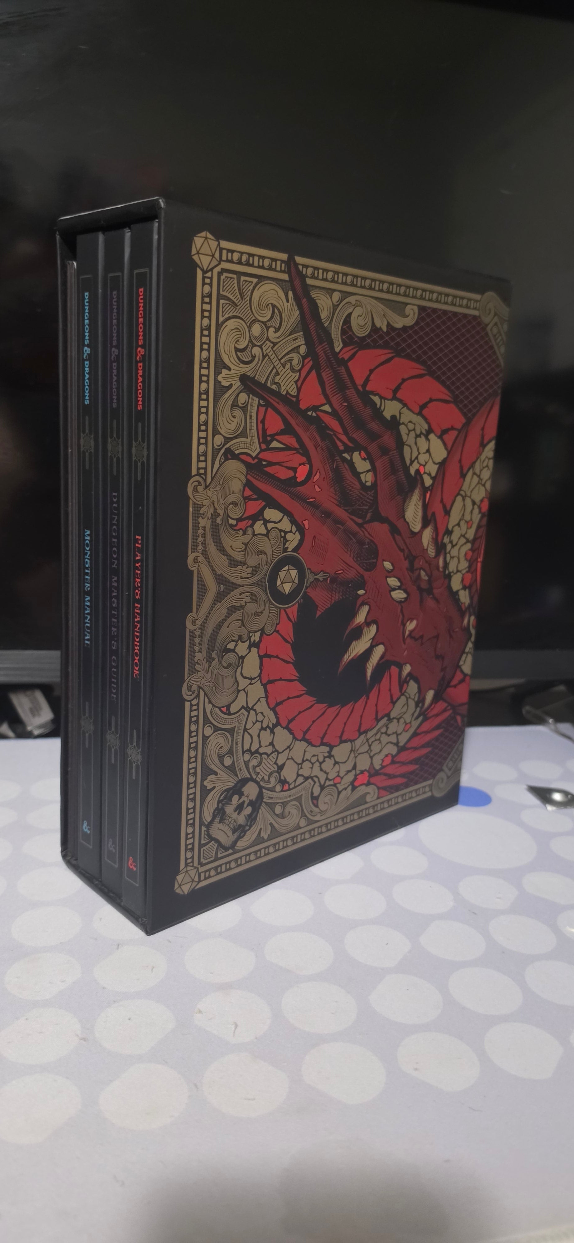 Dungeons & Dragons 5E Core Rulebooks Gift Set — Alternate Art Cover with Slipcase (2014)